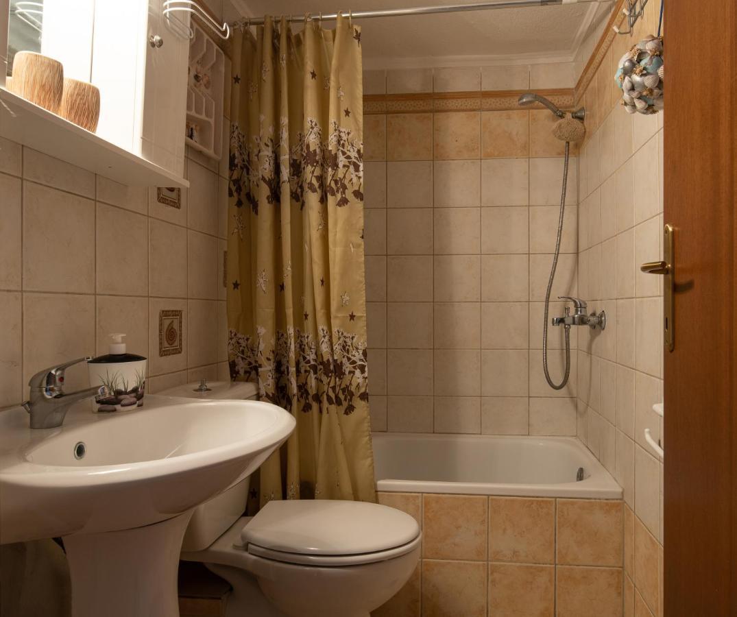 Antique Apartment Afytos Esterno foto