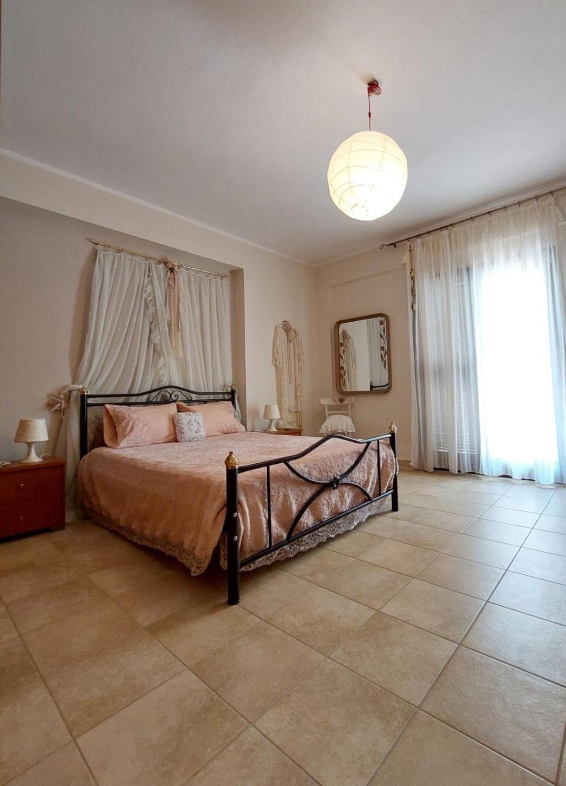 Antique Apartment Afytos Esterno foto