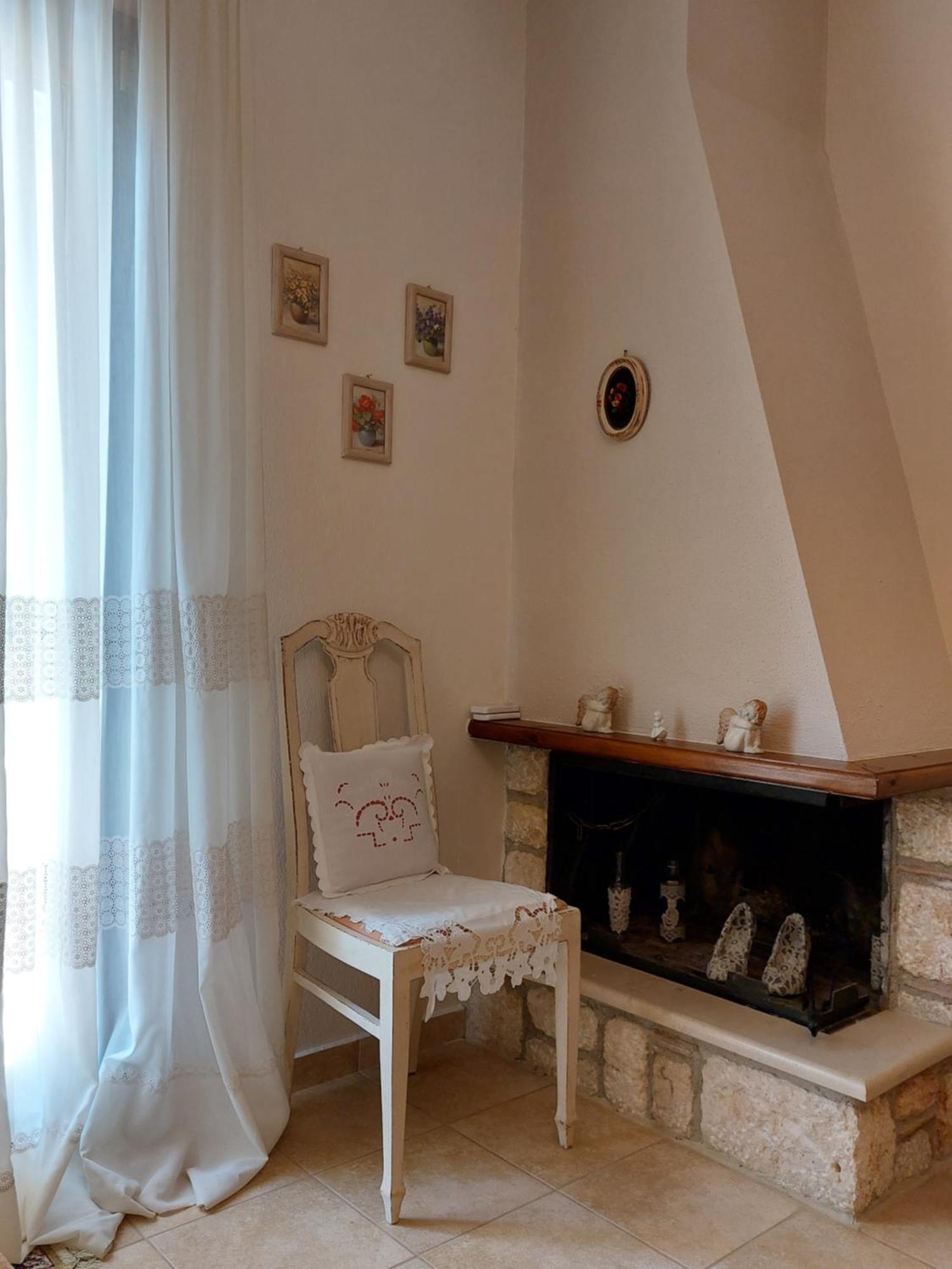 Antique Apartment Afytos Esterno foto