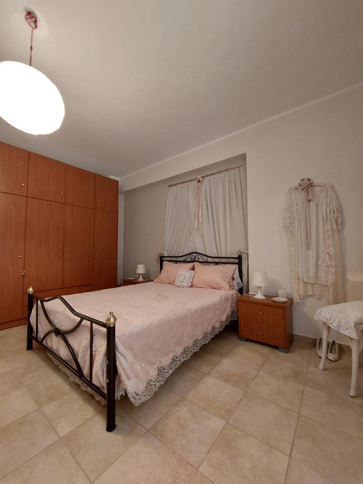 Antique Apartment Afytos Esterno foto
